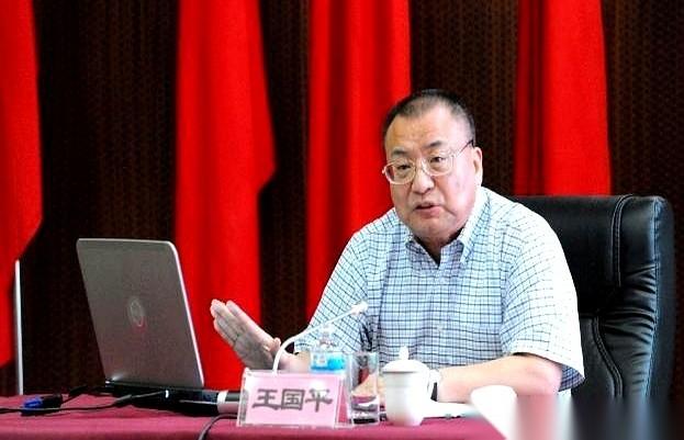 很多人不知道，当年拍板杭州“城市东扩、跨江发展”的人，是个四川开江人。那时候，