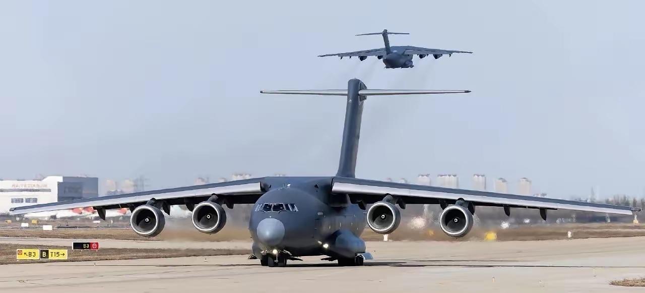 运-20，为什么不能改成“民航客机”？军用运输机可以“临时拉人”，但要想拿到