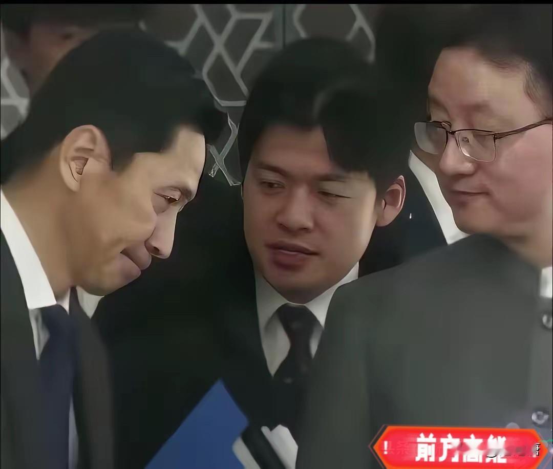 谁真信了倭人的的所谓“解释”，谁就输了！看倭使金井正彰与我方外交官见面时的照片，