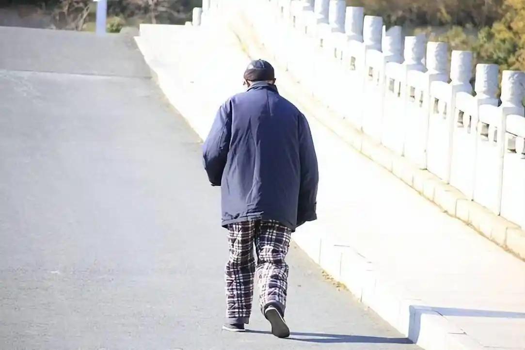 长期走路有利于健康吗?医生告诫:年过62岁以后,一定要做好4件事 对于大部