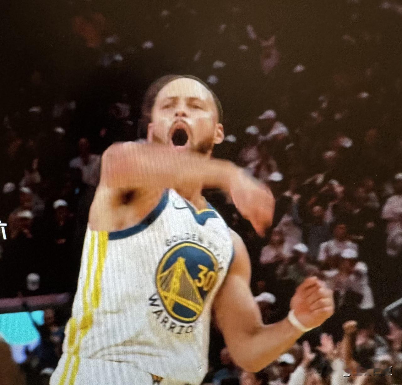 晚安勇士！！再见库里！！随着附加赛勇士输给太阳，库里已经7次未进季后赛，这在所