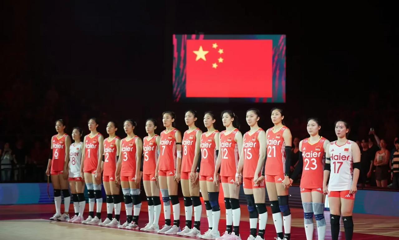 吴梦洁首发出战，首局砍下7分帮助中国女排首局25-15，1-0领先多米尼加。上一