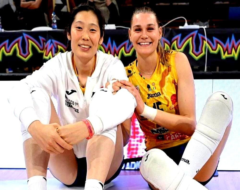 先说结果：科内利亚诺今年欧冠一路横扫，决赛3-0轻取斯坎迪奇，朱婷17扣12中拿