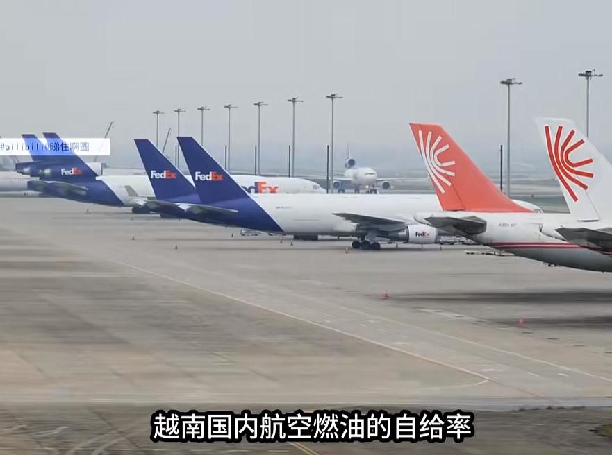 越南航空的野心被打回原形！由于国际形势，燃油费不断上涨，中国和泰国为了保障国内