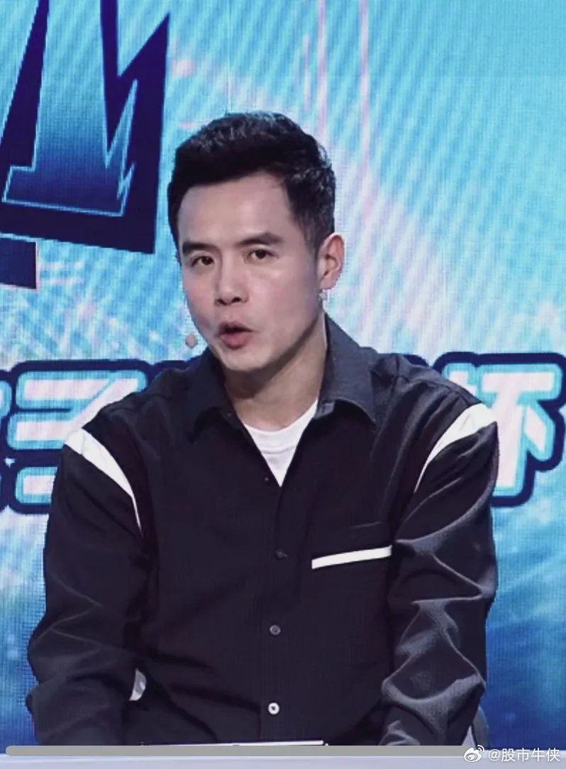 王楚钦澳门世界杯首次夺冠，四个人的作用不可低估一、总教练——秦志戬二、主管教练—