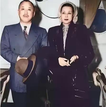 卫立煌是个很神奇的存在！他在东北的时候，消极到了极其夸张的地步，其抗命次数之多，