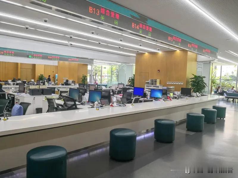 社保局舅妈干9年，说的大实话！社保不用死磕高档位，这点一定要改我远房舅妈在