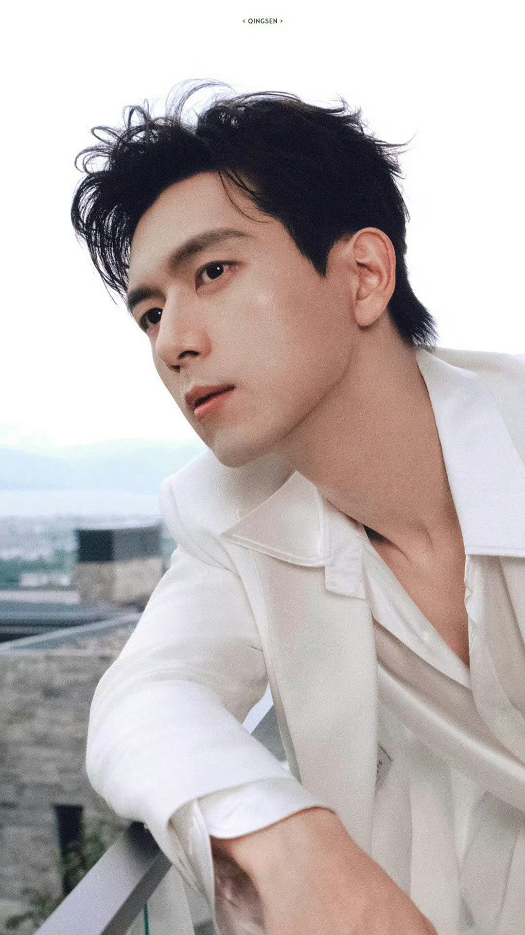 #李现章若楠一起看汪苏泷演唱会#李现真是高精力人啊，一早又飞去长沙工作了​