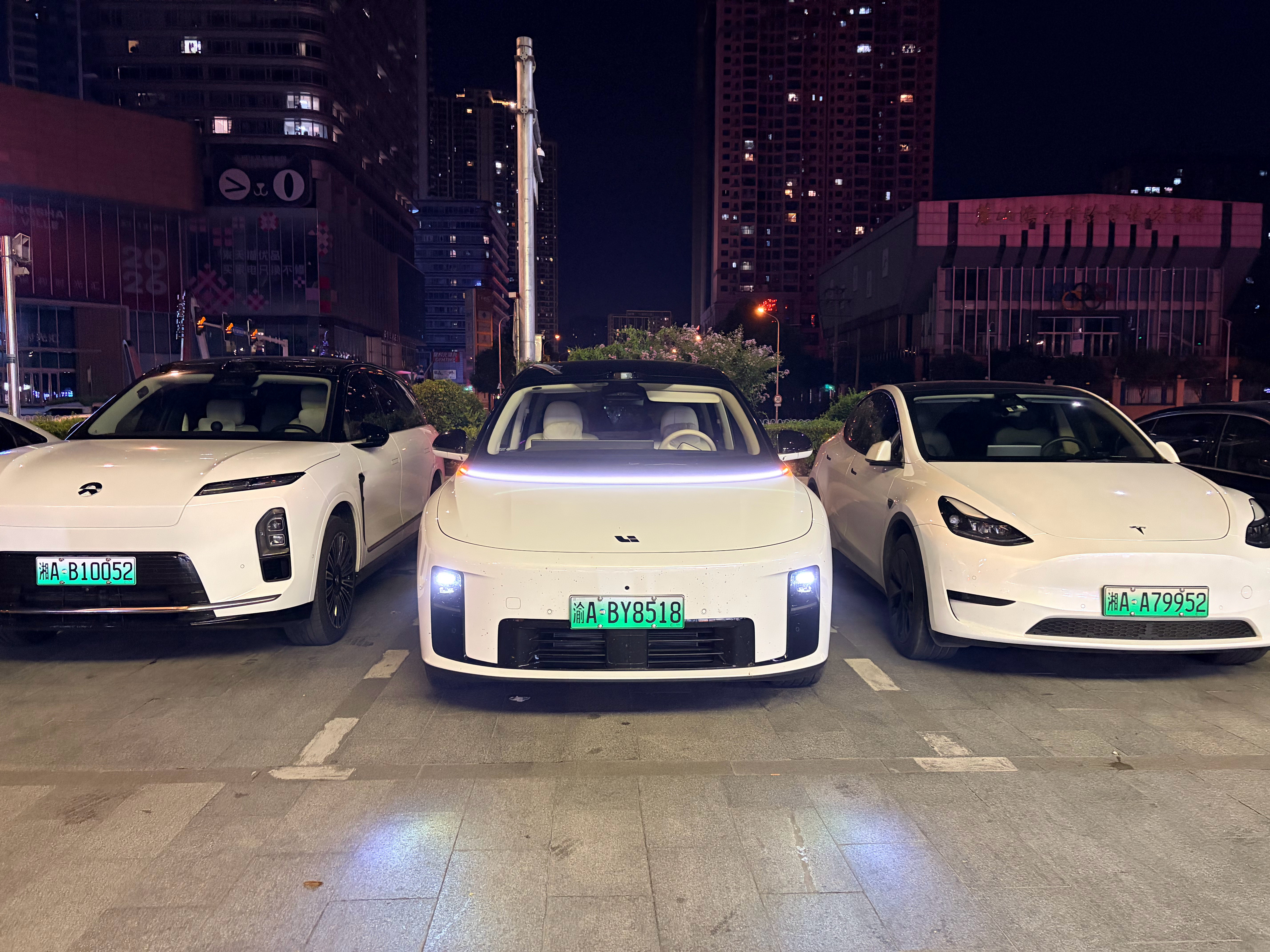 到了这地界，停车更要严格要求自己了，毕竟咱这身份比较敏感是吧。长沙