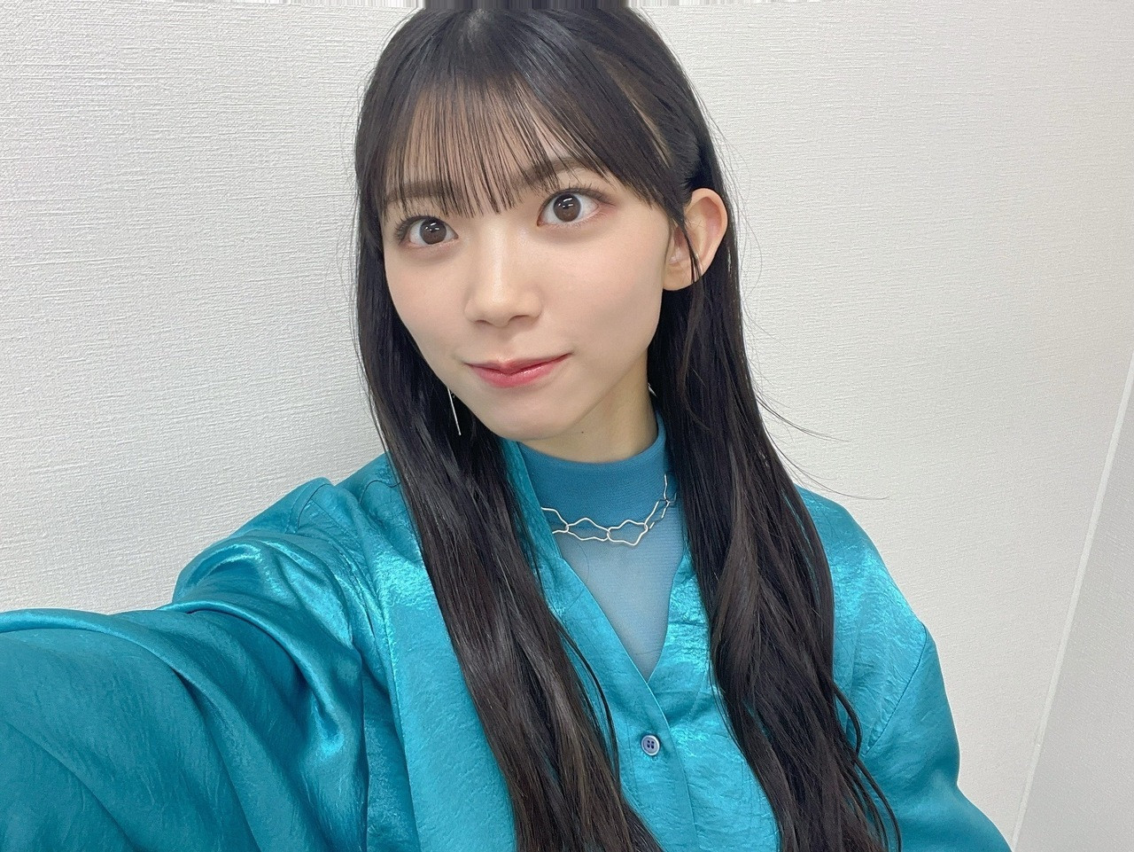 佐藤愛桜「撮影の際に、天さんと写真を撮らせて頂きました‼︎　天さんが顔を近づけて