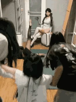 这人肉狗头铡，真是厉害，现在的大学生真会玩！