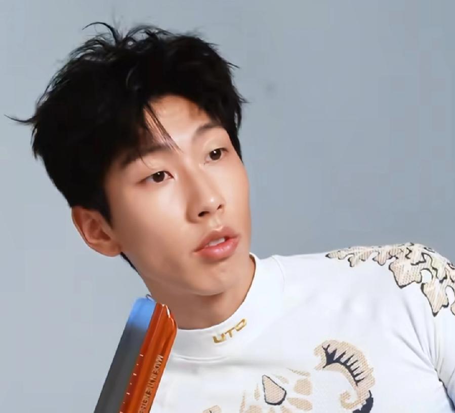 孙龙，真的不堪大任！又失误断送奖牌！上届北京冬奥会，也是失误，直接摔倒了，被王濛