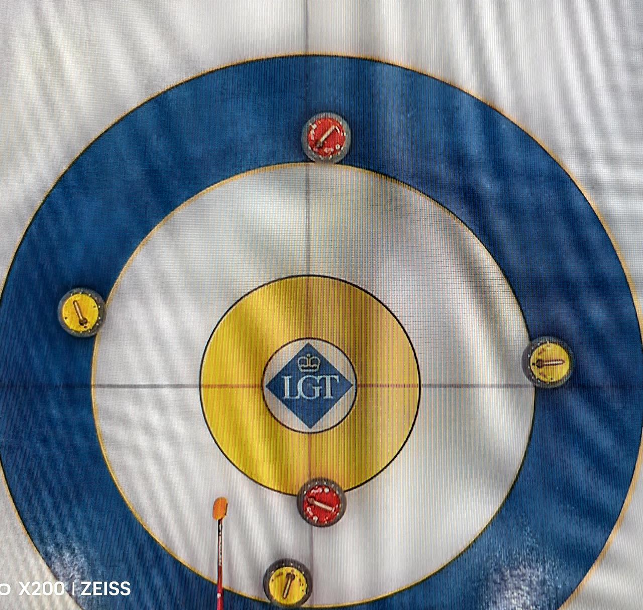 功亏一篑，最九局丢4分，中国男子冰壶4-8不敌加拿大队！首局后手