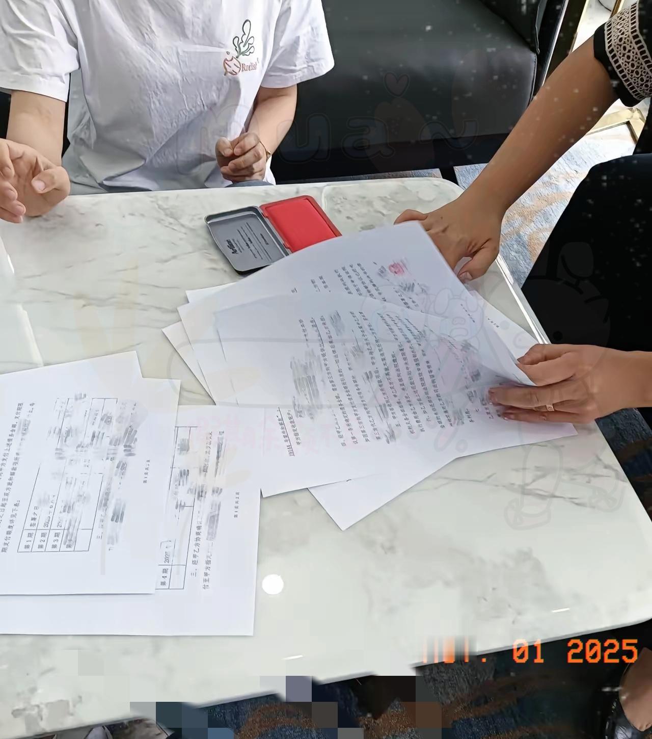 父亲欠下200万巨债后心梗去世，债主转头就堵着他儿子要钱，这事谁碰上都得炸。