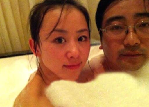 2013年，26岁美女主播纪英男，举报男友：从2009年开始，包养自己4年，每天
