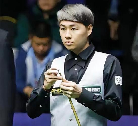 冠军联赛第七小组第一天比赛结束！5人同积2分比赛扑朔迷离斯诺克