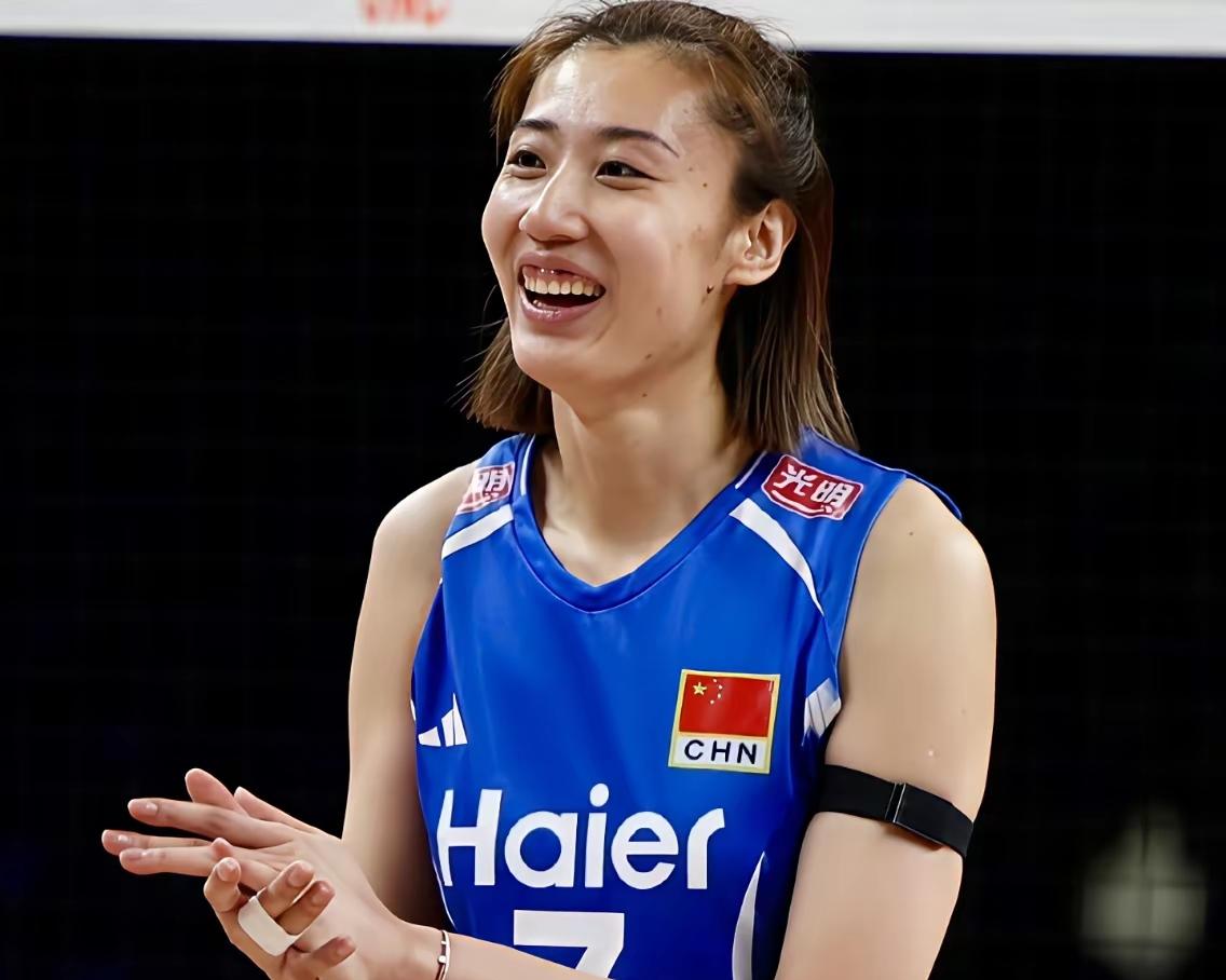 王媛媛再一次回到了土超联赛，回到了她再熟悉不过的加拉塔萨雷女排俱乐部，作为去年联