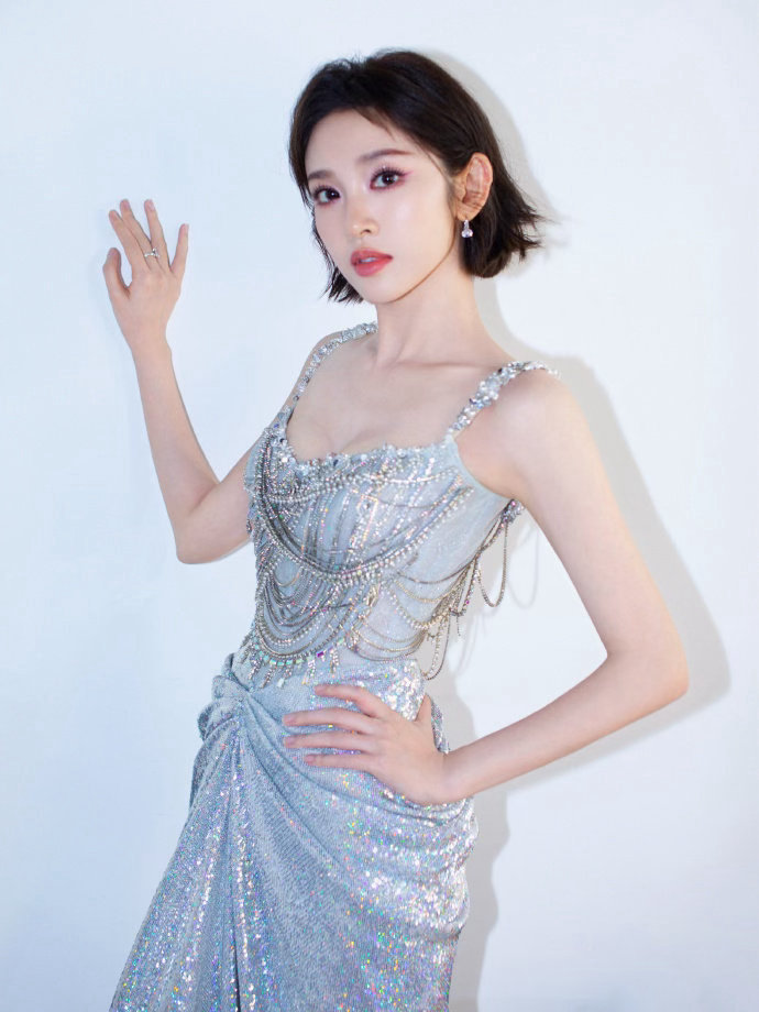 唐艺昕这下人设崩了唐艺昕爱一点之后人设崩了从“被保护的花瓶”到“舞台上的女王”