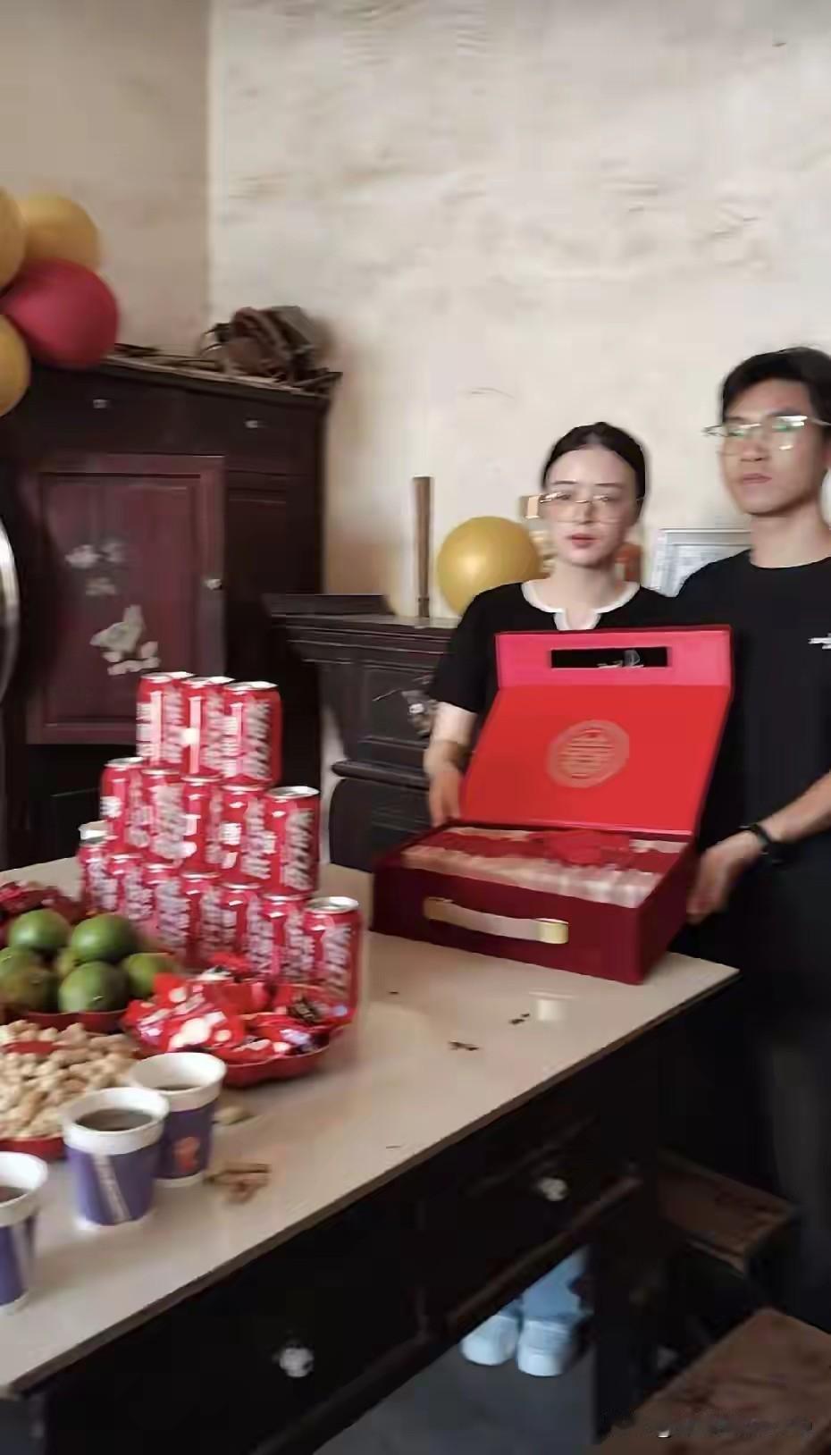 “欲哭无泪！”江西，一名男子跟家人前去女方家订婚，按照女方的要求，给了女方28.
