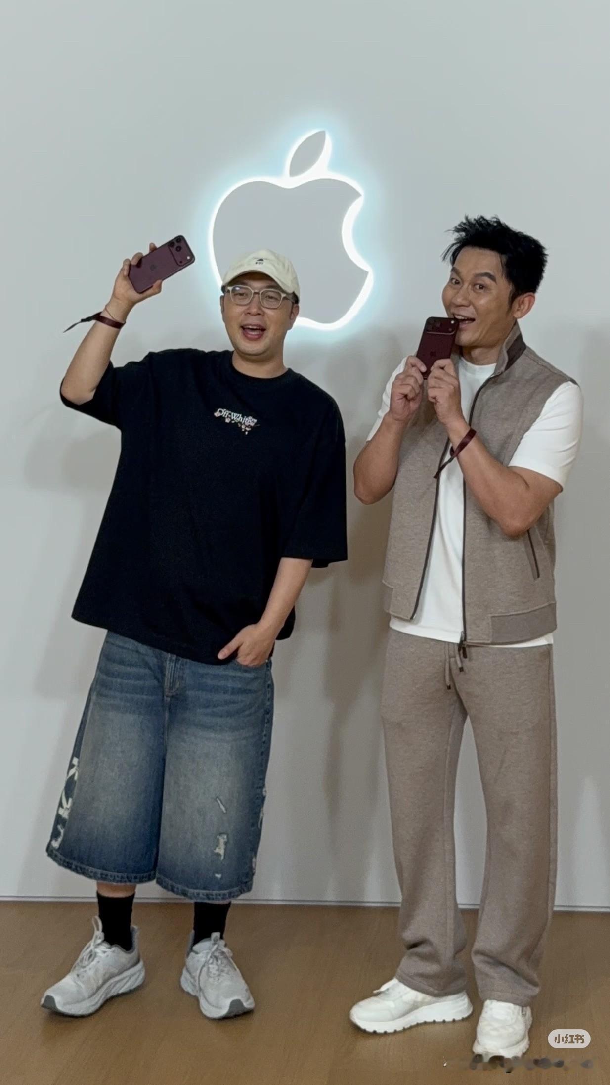 后续还会有明星陆续晒出来使用iPhone18ProMax的照片，苹果手机虽
