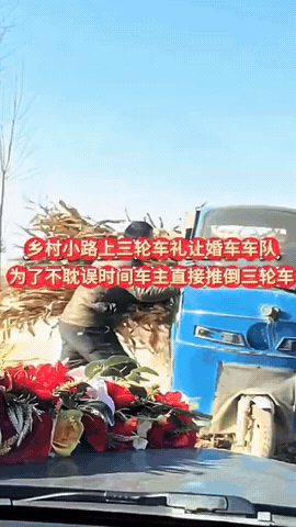 又是山东人！这几天被山东的这位三轮哥刷了屏！因为农村的乡间小路窄，大哥开三轮