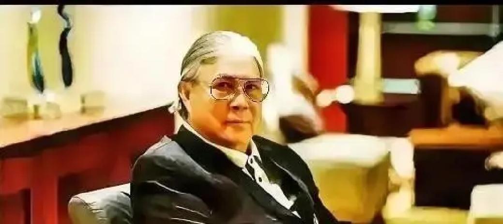 霍震霆前妻朱玲玲离婚19年，每周三仍回霍家吃团圆饭。港媒爆料，当年协议写明周三