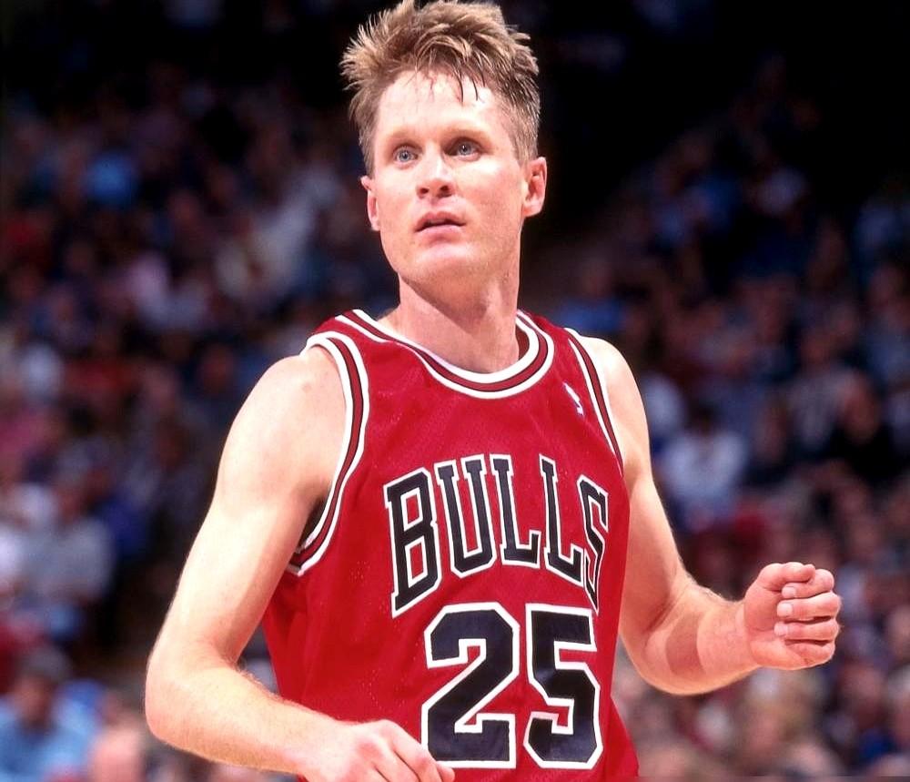 拿着全联盟最高的1750万美元年薪，四冠功勋教头科尔，续约还得看老板脸色。最