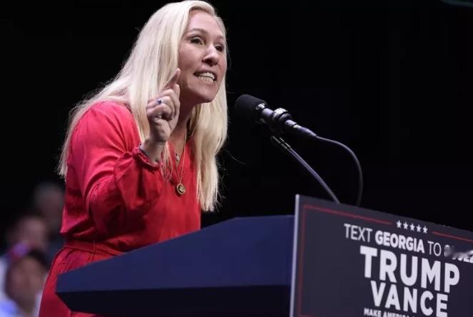 与特朗普决裂后，她被曝有意竞选总统，本人回应因为爱泼斯坦文件问题，美国众议员玛