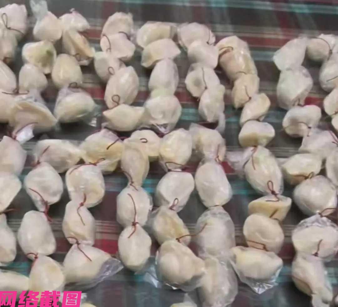 上海有女子过年前，想吃老家东北的饺子，于是和自己妈妈打电话说了吃饺子一句话。