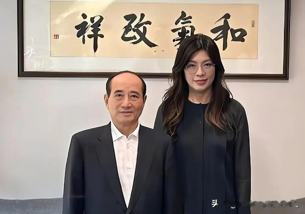 定音锤落下了。王金平出手，郑丽文出线，谁还能插嘴？国民党那几张“资格老脸”彻底熄