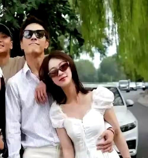 天啦，所有女明星生娃只是玩玩的嘛？34岁吴谨言“又杀回来了”，产后首次公开亮