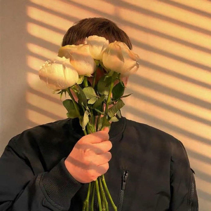 今天看到一个提问说：“短暂的陪伴到底是礼物还是惩罚？”底下一个回复让我印象深刻：