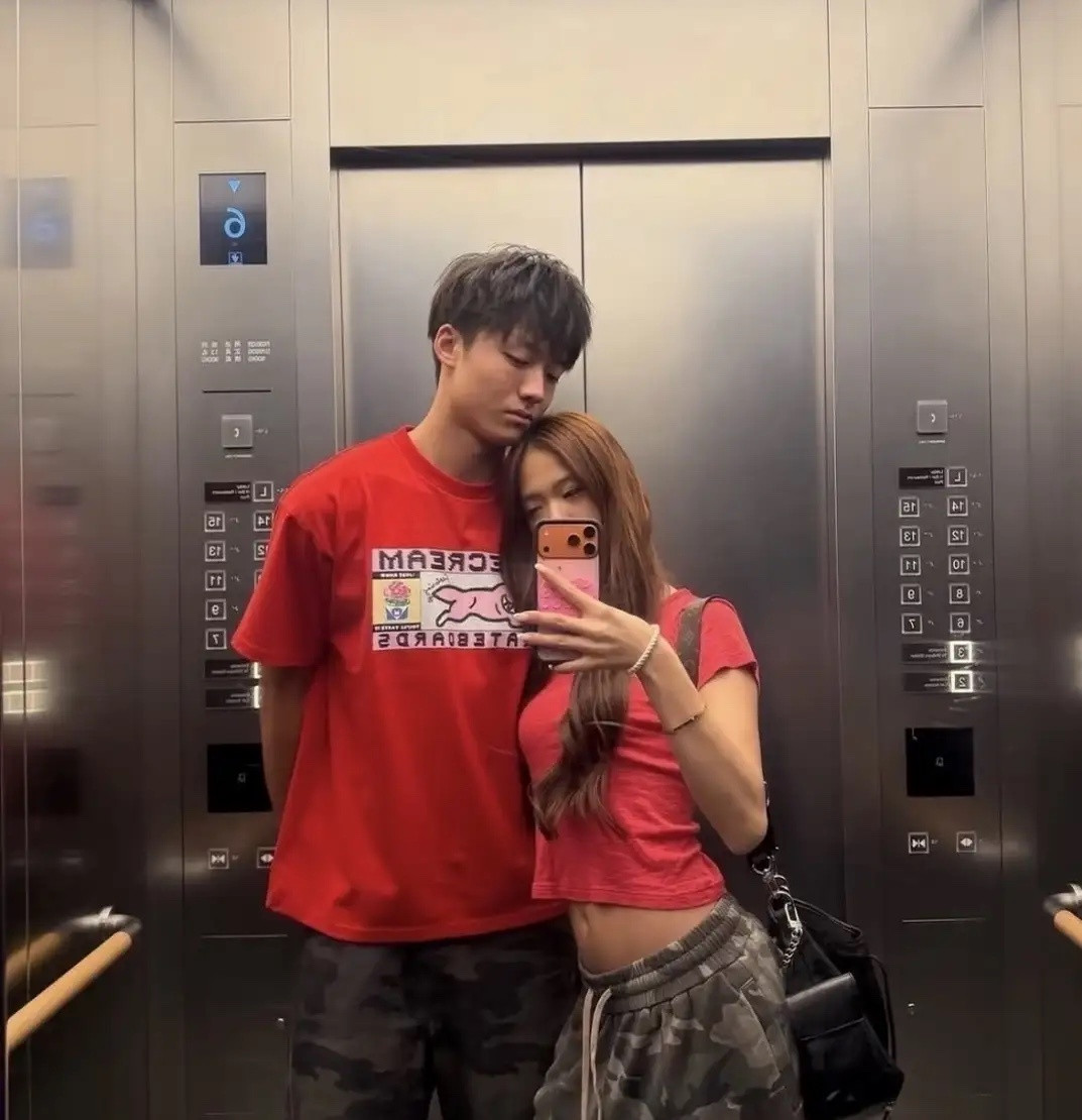 钟丽缇张伦硕带二女儿的男朋友，一起家庭旅行！最右边这个高高帅帅的男孩子，就是Ja