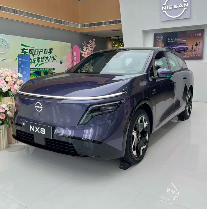 周末试驾真实体验，日产NX8给我惊艳的一面在展厅外初次见到日产NX8实车时，它