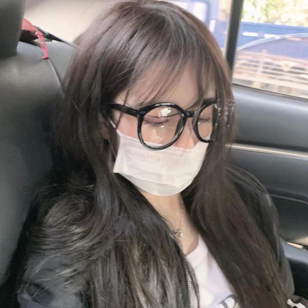 在职场中，许多人可能会经历各种委屈，以下是一些常见的情况以及应对建议：被误解