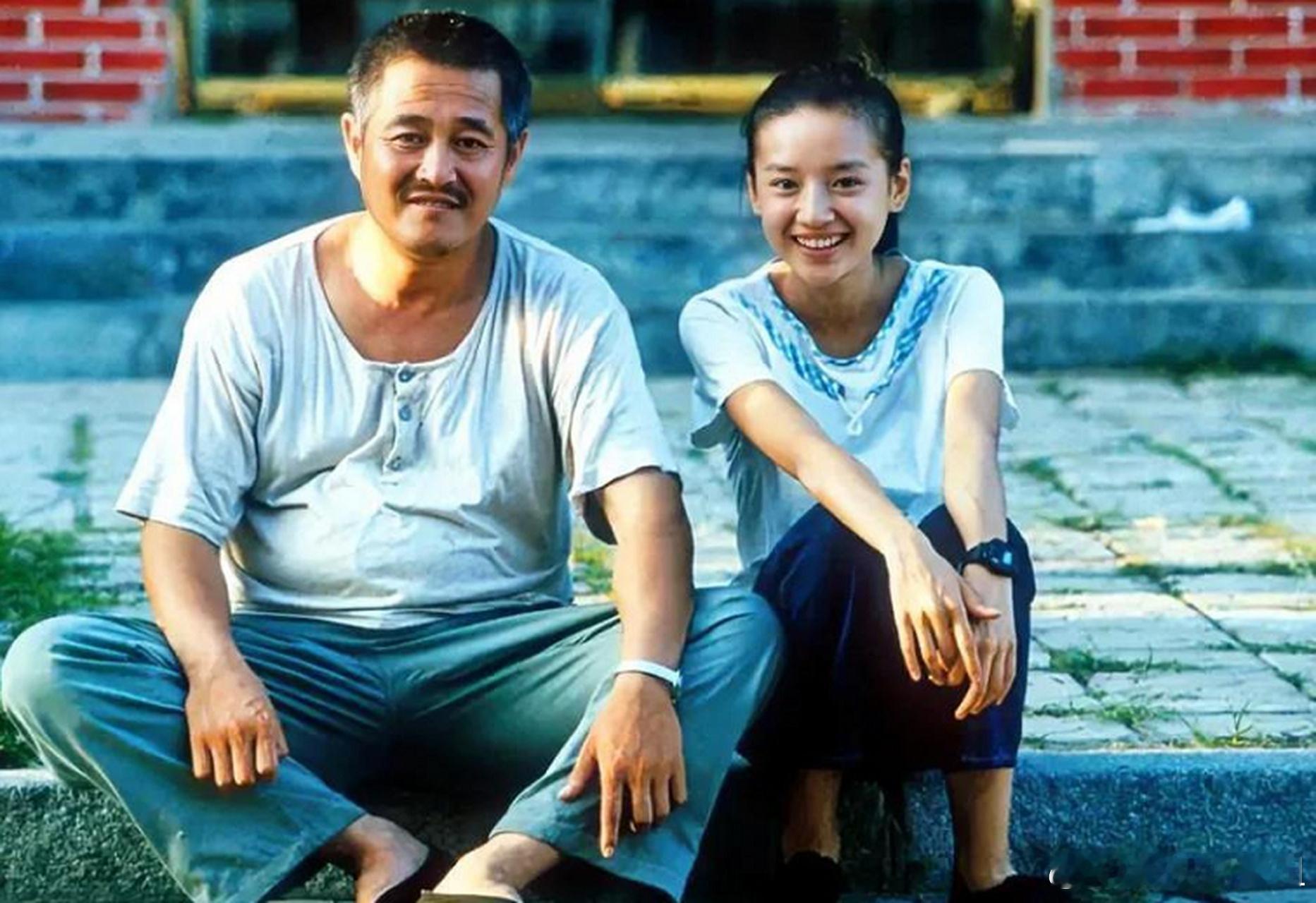 董洁早年清纯旧照！干净清秀，那个时候她应该还是高中生吧！​​​
