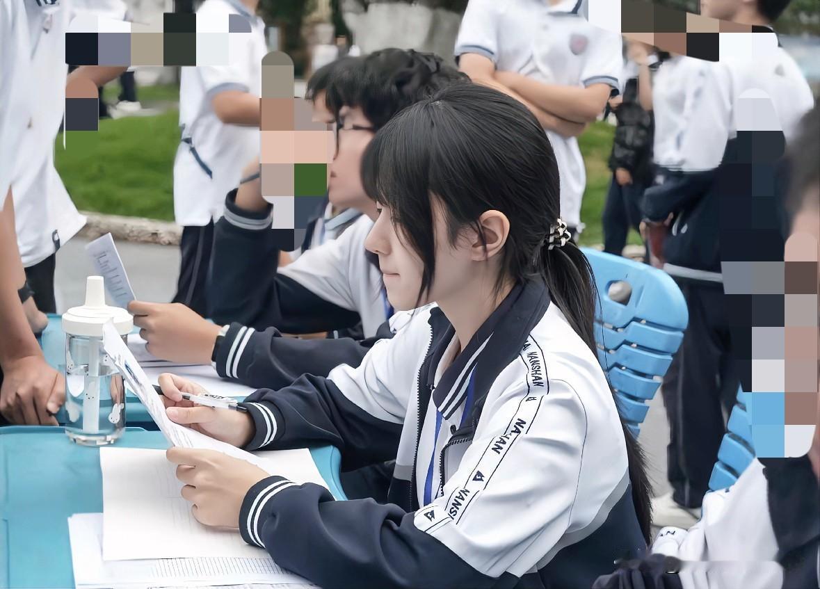 你见过校园少女可爱瞬间吗
