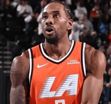 昨日NBA常规赛，快船112-99战胜活塞。全场比赛，快船球员科怀-伦纳德26