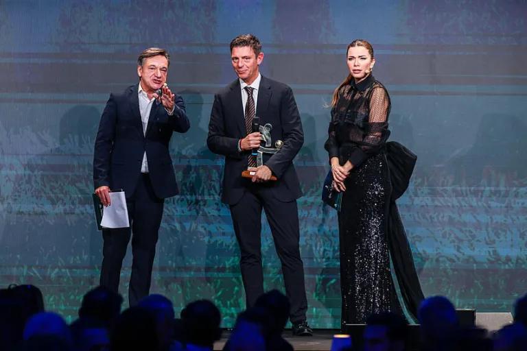 意甲：意大利裁判头目詹卢卡·罗基因米兰体育舞弊被调查意大利足球简直是地震。据AI