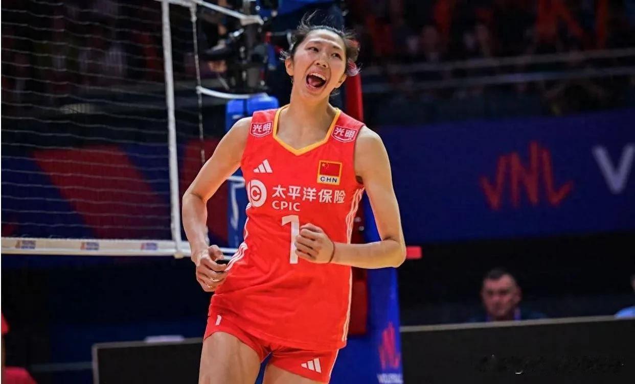 狂轰3:0！中国女排暴打劲敌！张籽萱闪耀！复仇泰国队？中国女排国家队正在参加