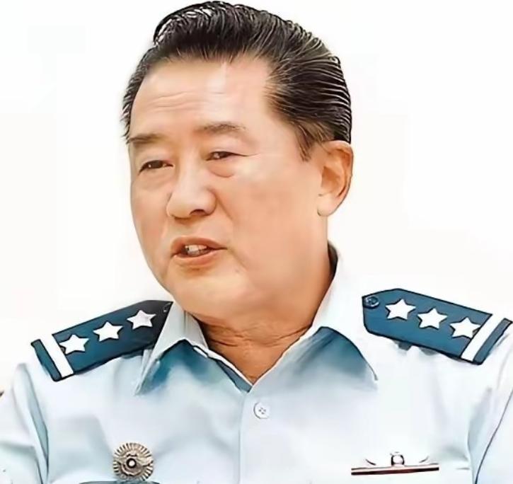 岛内传来消息，据媒体报道称，近日，台湾那首任军事大学校长，退役上将夏瀛洲表示，当