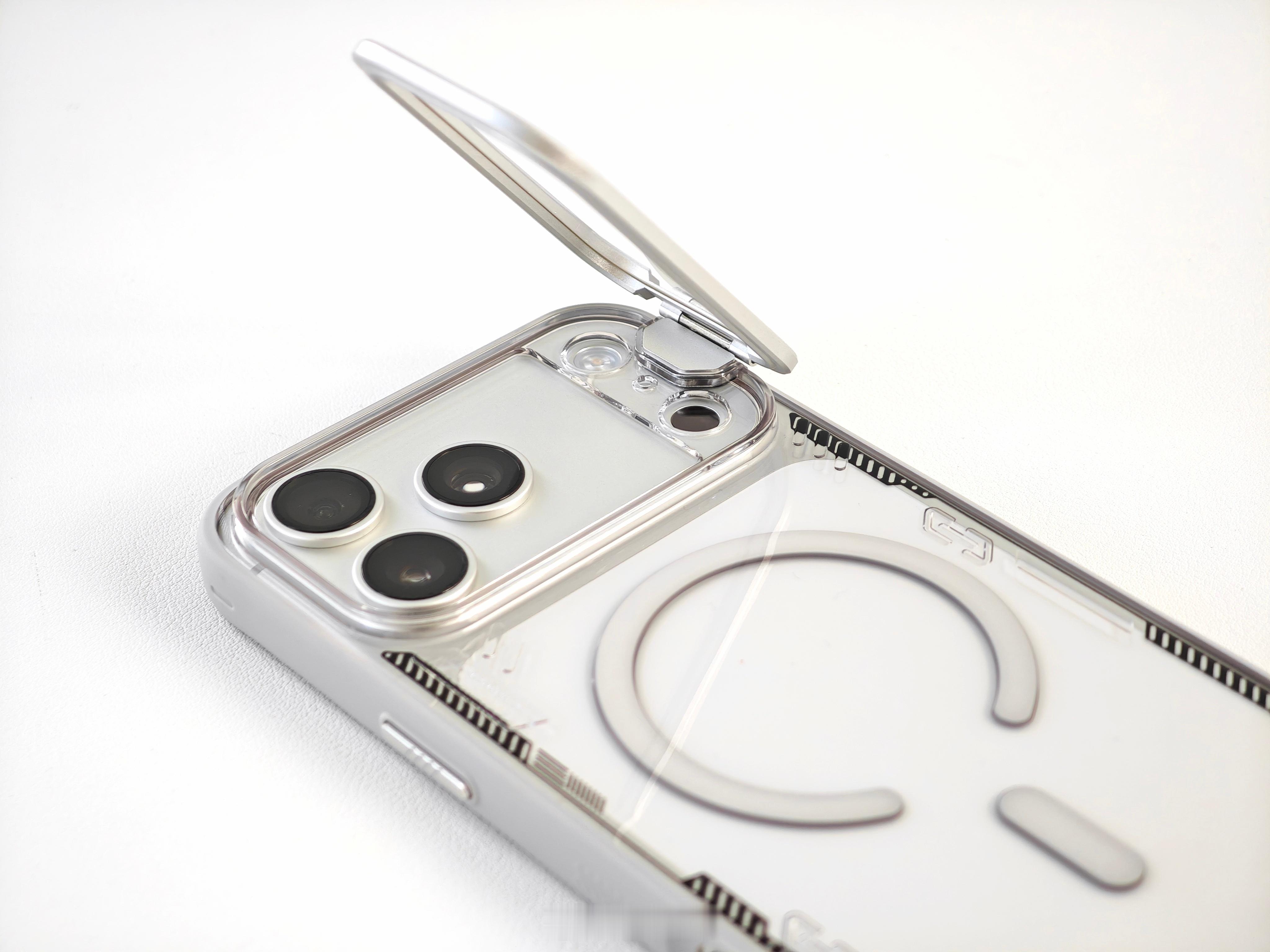 买iPhone很大一部分原因就是为了配件。iPhone的手机壳和磁吸配件确