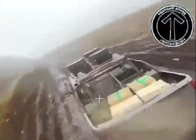 快讯！快讯！。俄罗斯方面突然宣布了红军城方向的攻城战告一段落。十月末