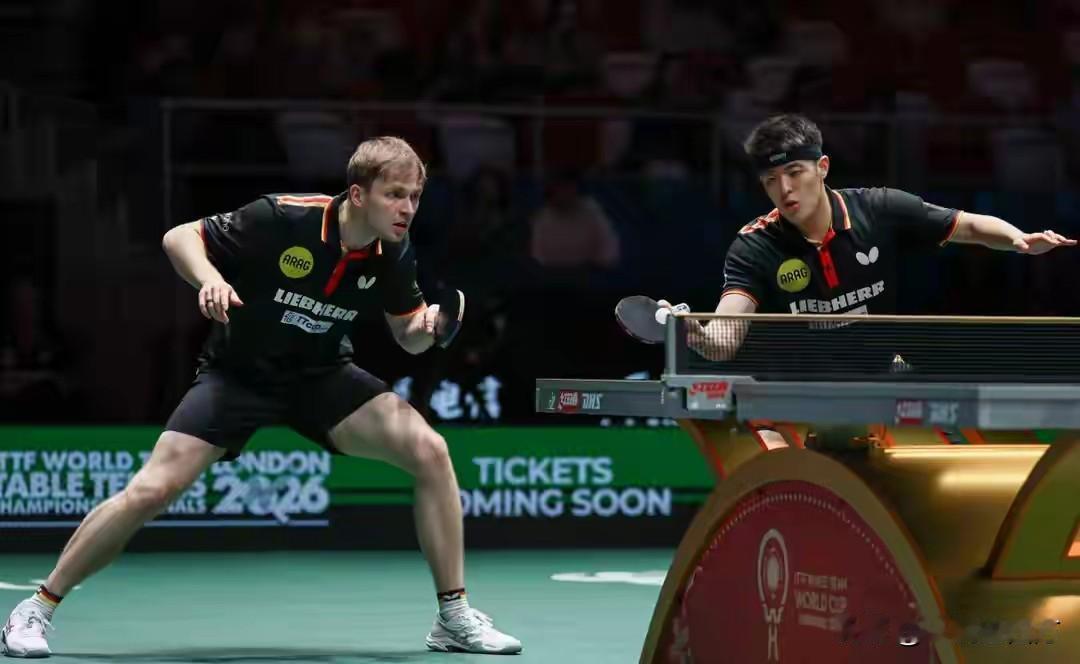 国际乒联混合团体世界杯第二阶段循环赛最后结束的一场比赛，已经锁定第三名晋级半决赛