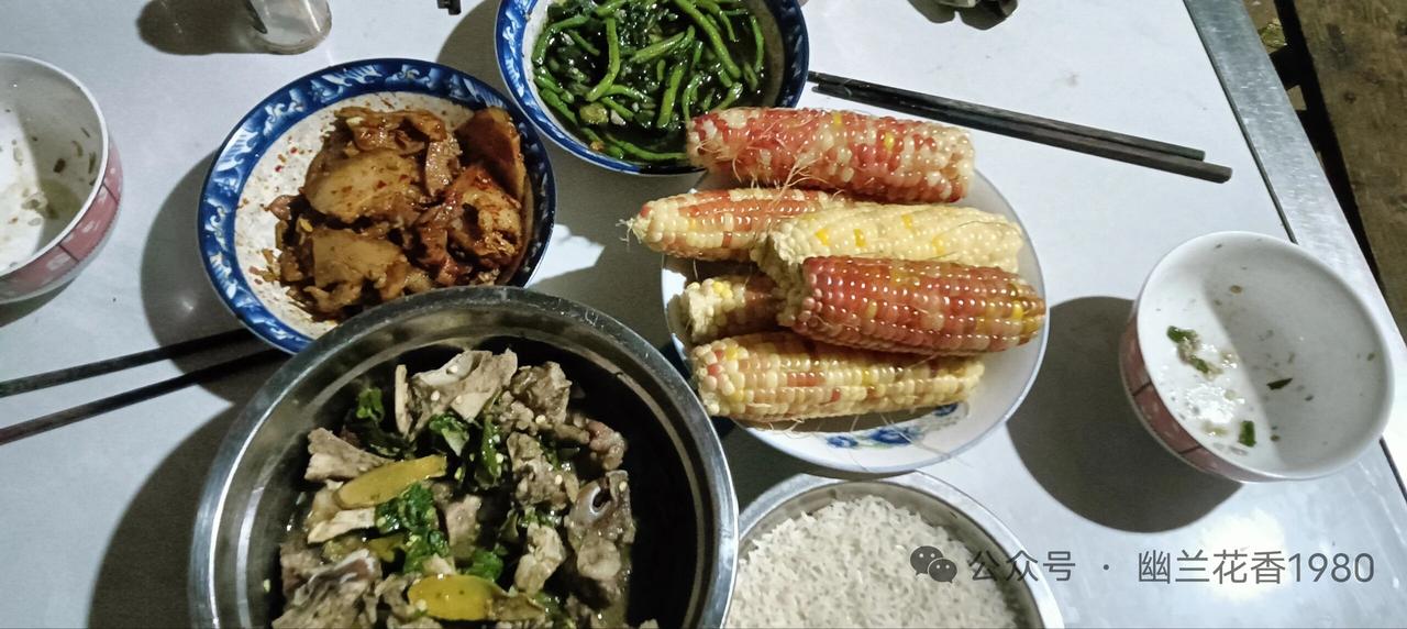 俩人晚餐吃这么点，算多吗？昨天是老公的生日，因为白天有事要忙，直到晚上的