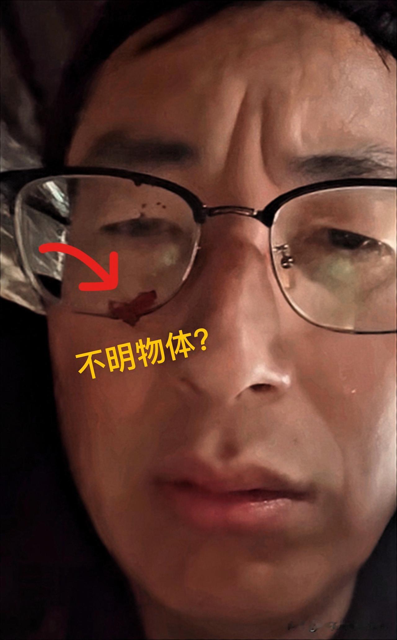噗—”我刚喝进去的排骨汤直接喷了出来！快来看，刚刷到个离谱视频，能让你笑到呛