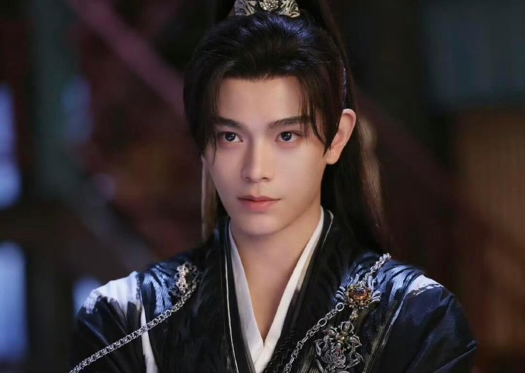 谁能演谢景行常华森这个造型很对味儿不过我也喜欢张凌赫的颜谁