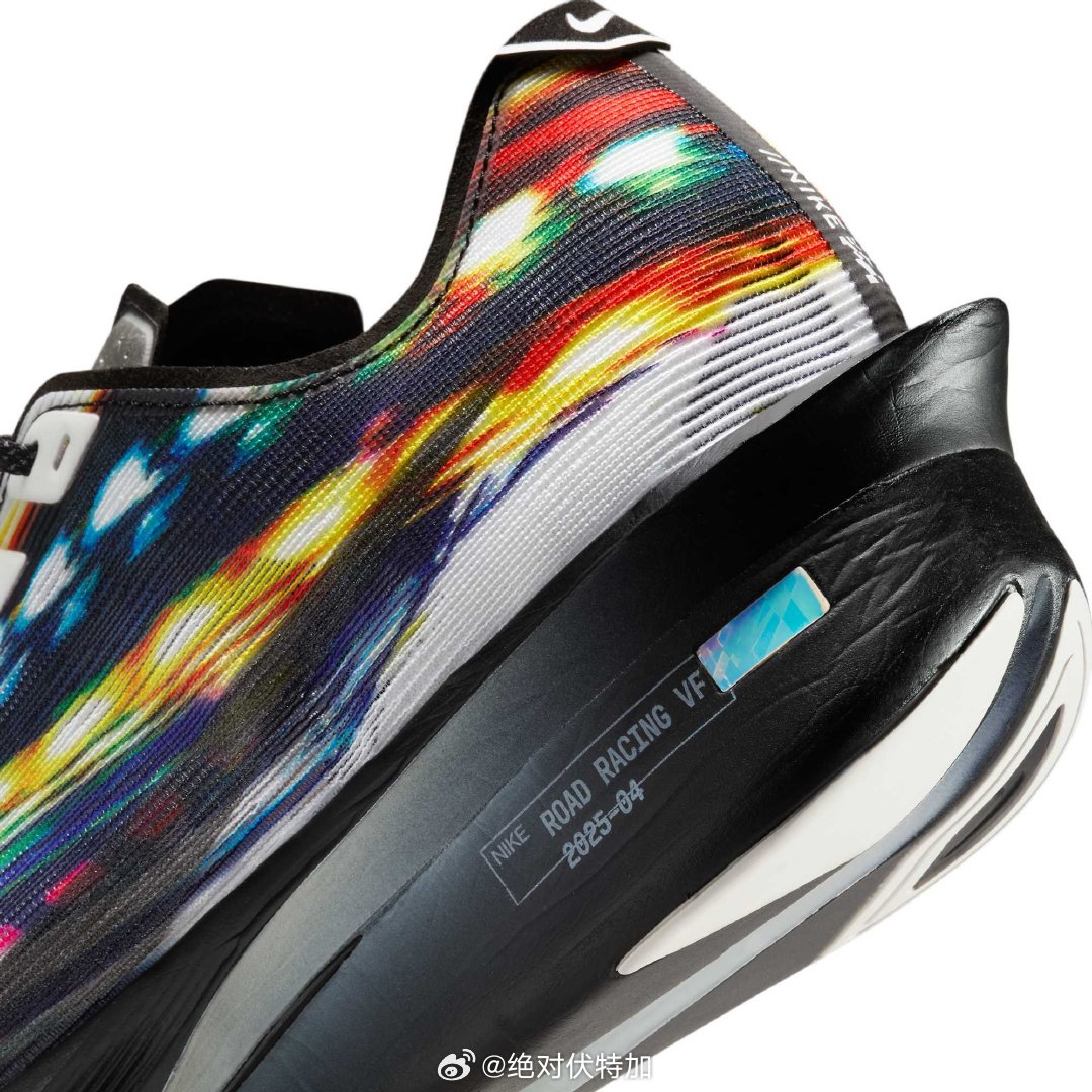 耐克NikeVaporfly4新配色。比较难评价，全系列跑鞋都有类似的。