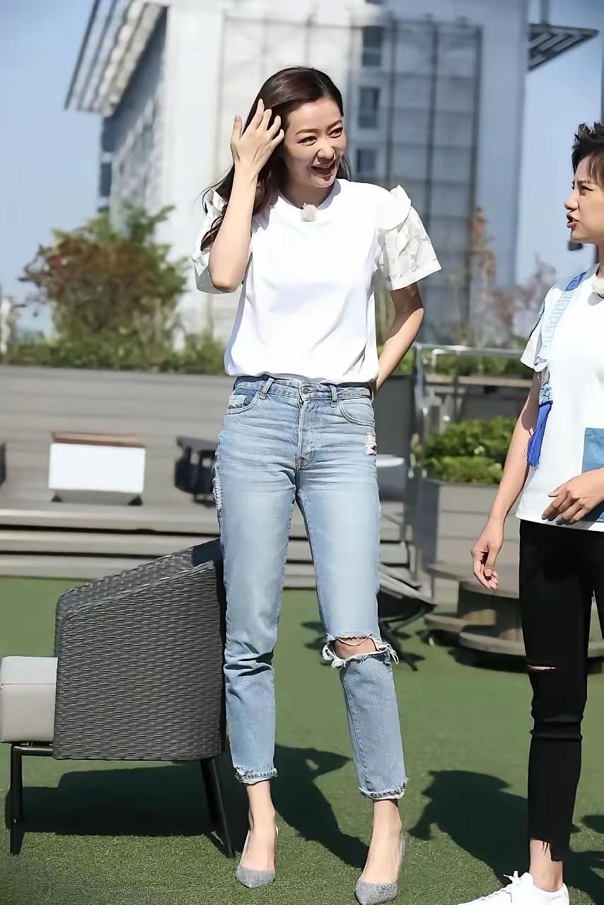 郭天王也是吃腻了。反而去选一个比他还矮的。