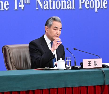 关于特朗普来不来中国，我们终于给出了回应，特朗普可以来，但是条件变了，谈话的内容